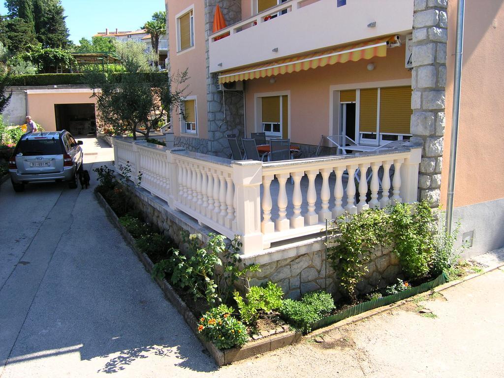 Apartment Julija Krk Town Luaran gambar