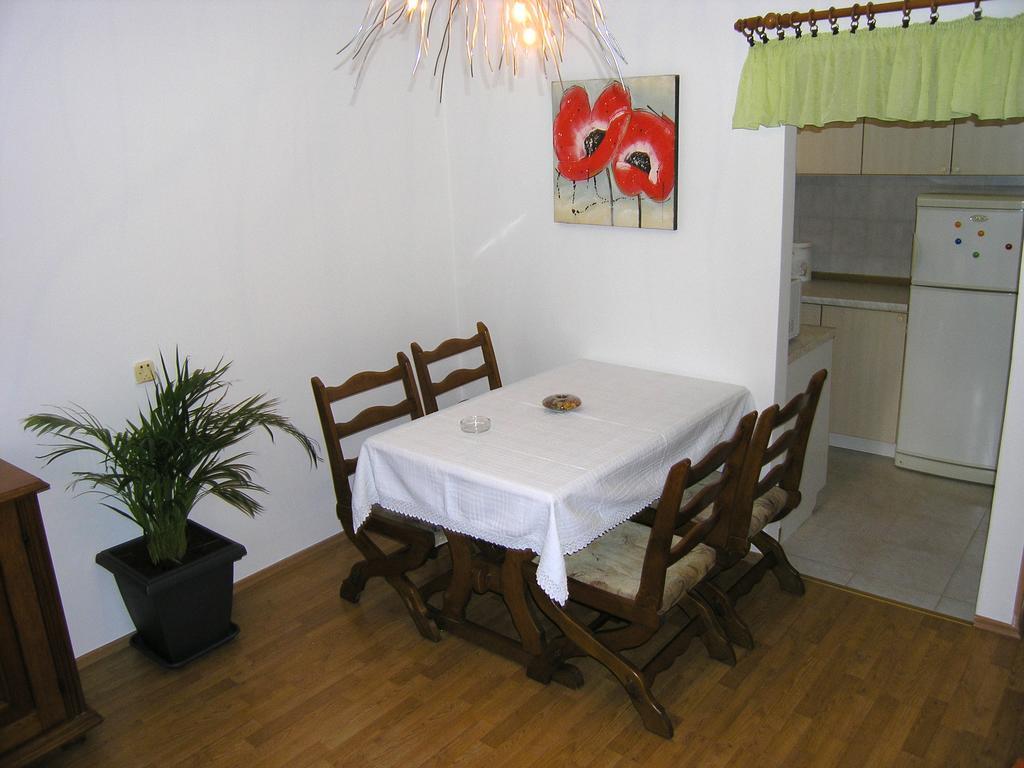 Apartment Julija Krk Town Luaran gambar