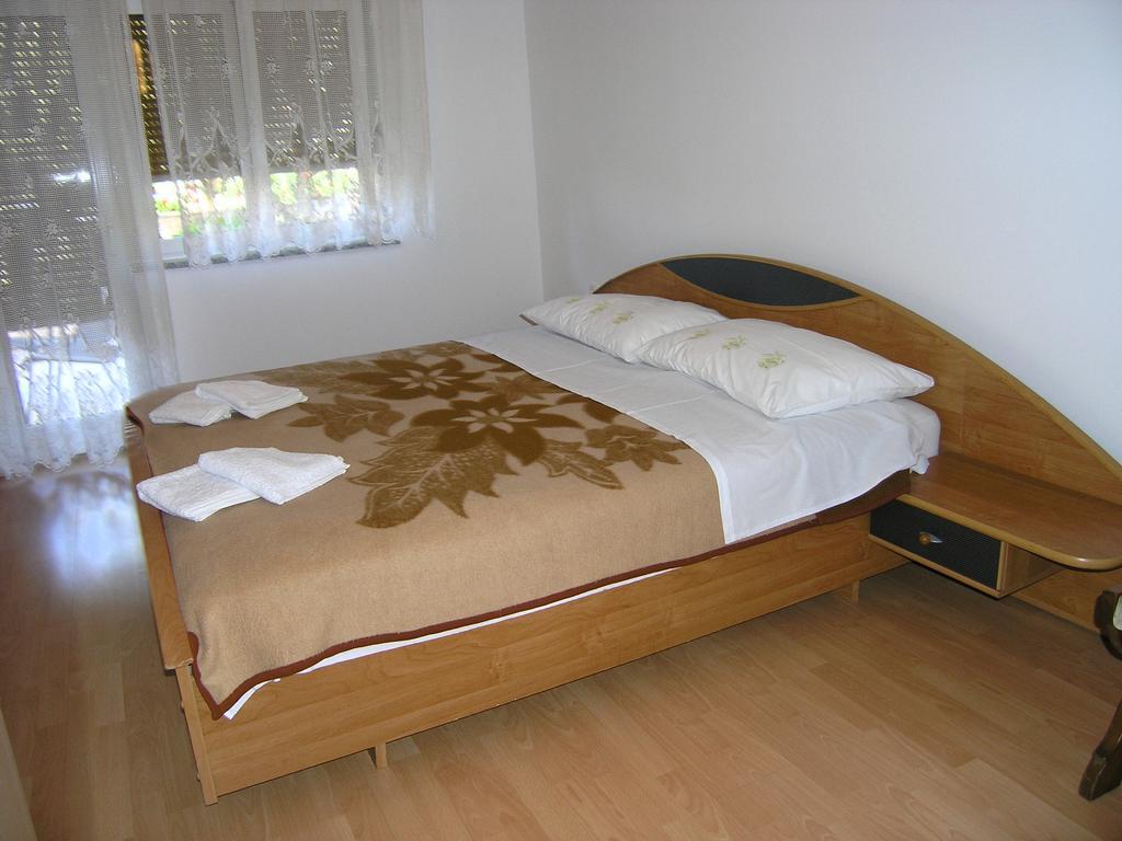 Apartment Julija Krk Town Luaran gambar
