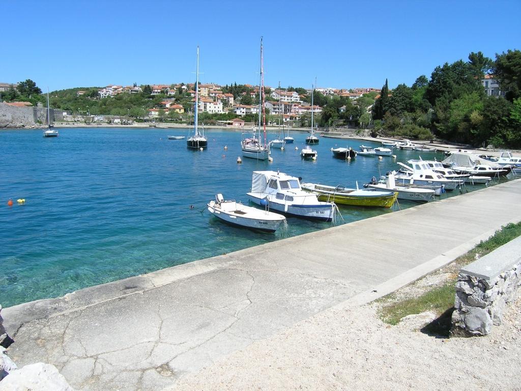Apartment Julija Krk Town Luaran gambar