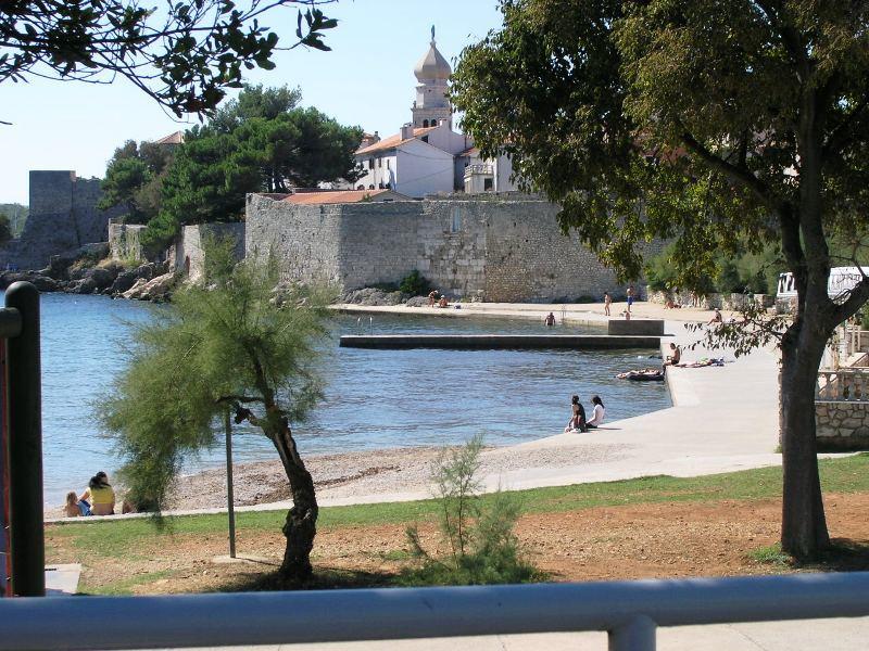 Apartment Julija Krk Town Luaran gambar
